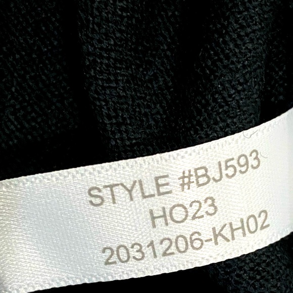 NWT J. Crew Halle Crewneck Black Merino Wool Sweater Size XS - Picture 13 of 13